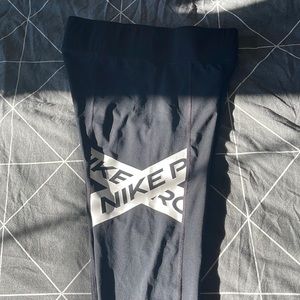 Medium Nike leggings